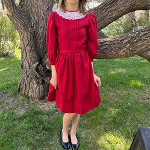 1980s Vintage girl’s dress by Canadian designer Elen Henderson. Girls size 12.